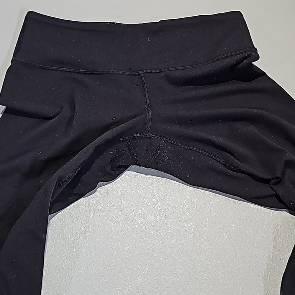 Lululemon black size 4 cropped leggings - Picture 5 of 6